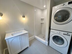 107 University Rd, Unit 1 in Brookline, MA - Building Photo - Building Photo