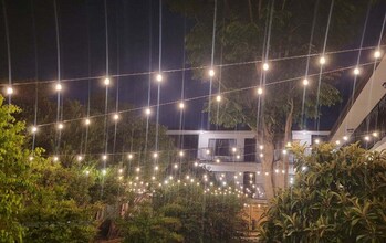 4075 Oakwood Ave in Los Angeles, CA - Building Photo - Building Photo