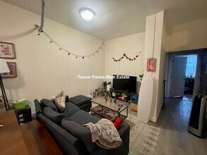 19 Aberdeen St, Unit 4 in Boston, MA - Foto de edificio - Building Photo