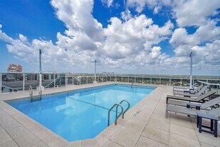 2841 N Ocean Blvd, Unit 1004 in Fort Lauderdale, FL - Building Photo