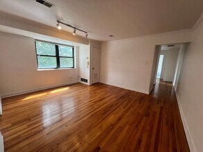 5208-5240 Stanton Avenue in Pittsburgh, PA - Building Photo - Interior Photo