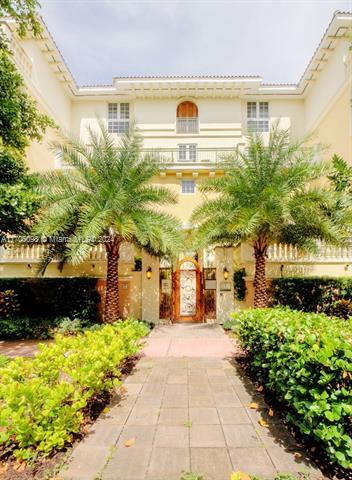 243 Meridian Ave, Unit 112 in Miami Beach, FL - Foto de edificio - Building Photo