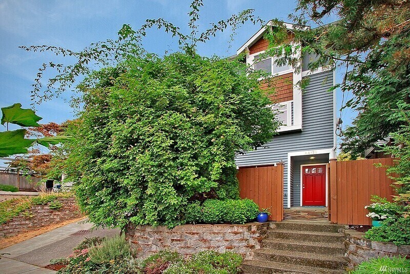 4412 Burke Ave N in Seattle, WA - Building Photo