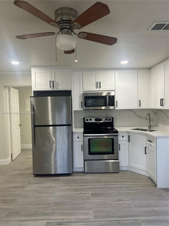 1360 NW 132nd St in Miami, FL - Building Photo