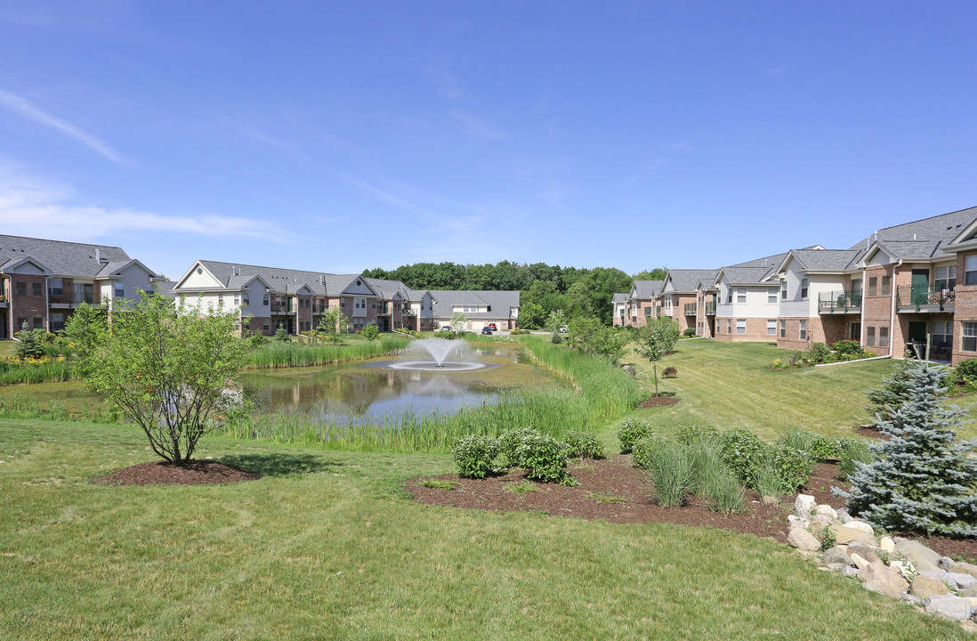 Centennial Park Apartments in Oak Creek, WI - Foto de edificio