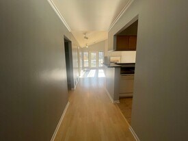 922 Harbor House Dr in Madison, WI - Building Photo