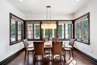 241 Jennings Rd in Cold Spring Harbor, NY - Building Photo - Building Photo