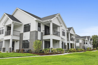 Seasons at Elgin in Elgin, IL - Building Photo - Building Photo