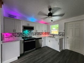 5311 5th St Ct W in Bradenton, FL - Building Photo