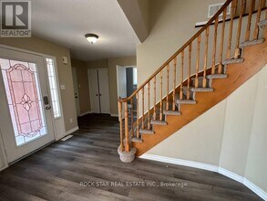 31 Red Oak Dr in Barrie, ON - Building Photo - Building Photo