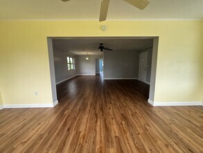 3267 Westford Ln in Sarasota, FL - Building Photo - Building Photo