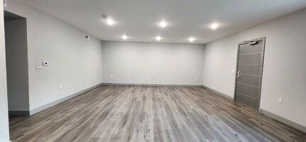 7040 Woodman Ave in Los Angeles, CA - Building Photo - Building Photo