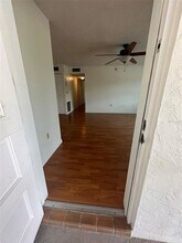 5800 Hollywood Blvd in Sarasota, FL - Building Photo - Building Photo