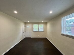 6429 Tuttle Ave in Norfolk, VA - Building Photo - Building Photo