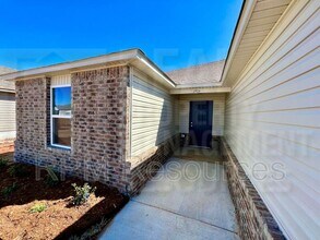 1916 Melanie Dr in Yukon, OK - Building Photo - Building Photo