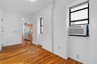 242 Mulberry St in New York, NY - Foto de edificio - Building Photo