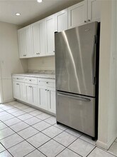 2450 Hayes St in Hollywood, FL - Building Photo - Building Photo