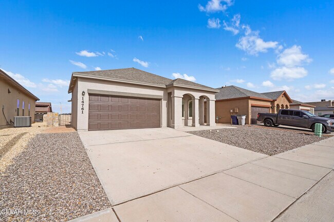 14761 Mike a Mendoza Ave in El Paso, TX - Building Photo - Building Photo