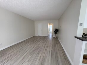 Anza South Apartments in Torrance, CA - Building Photo - Building Photo