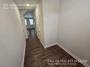 142 Gregory Vlg Dr in Lillington, NC - Building Photo - Building Photo