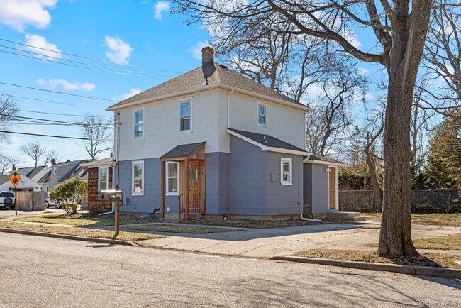 500 5th Ave in East Northport, NY - Building Photo - Building Photo