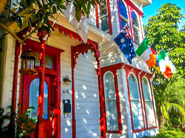 Historic Little Italy Bungalows in San Diego, CA - Foto de edificio - Building Photo