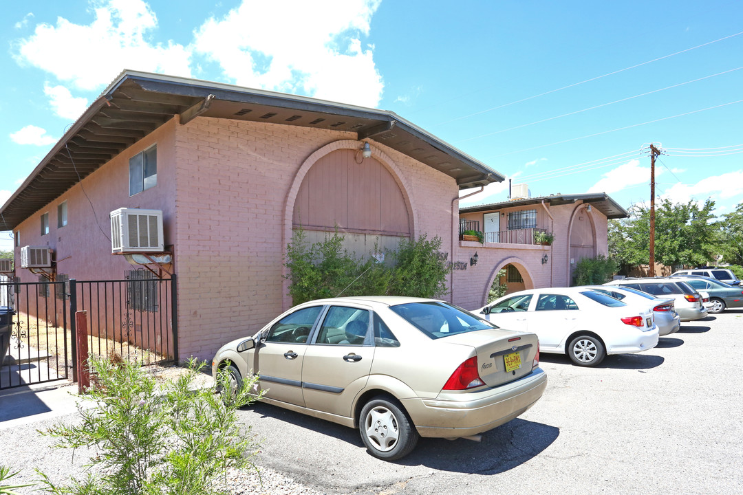 501 Columbia Dr SE in Albuquerque, NM - Building Photo