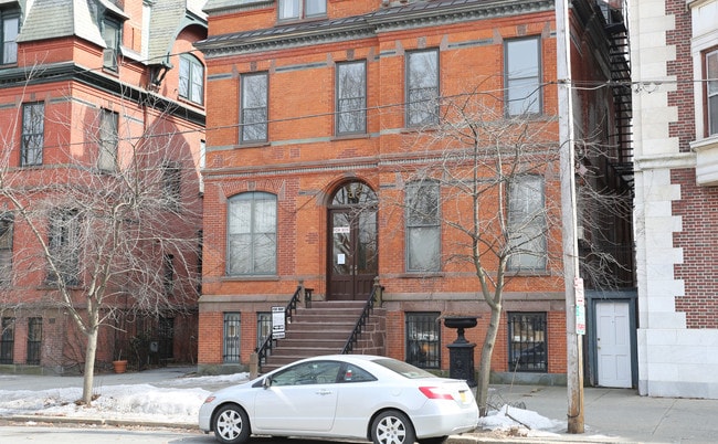 80 Willett St in Albany, NY - Foto de edificio - Building Photo