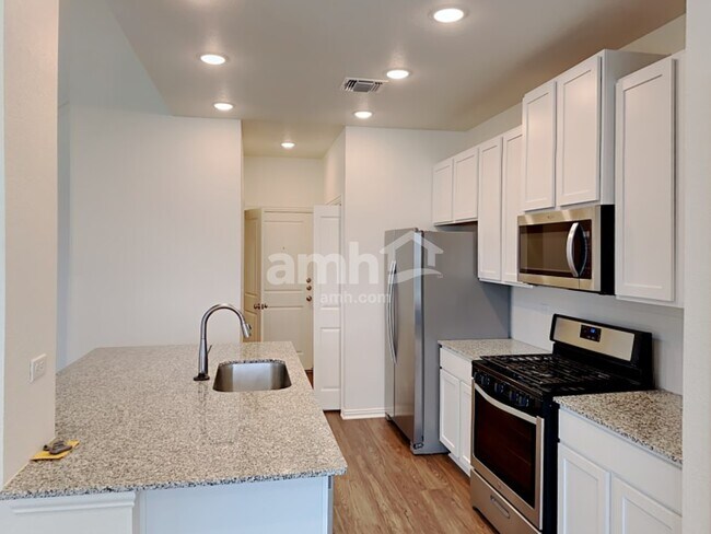 2716 Geronimo Creek in New Braunfels, TX - Building Photo - Building Photo