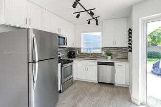 2321 Island Dr in Miramar, FL - Building Photo - Building Photo