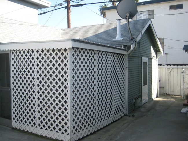 12730 Venice Blvd in Los Angeles, CA - Building Photo - Building Photo