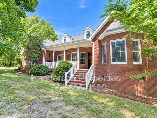 property at 5560 Old Thompson Rd