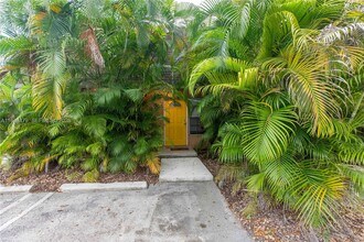 3171 Virginia St in Miami, FL - Building Photo - Building Photo