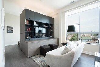 1969 N Campbell Ave in Chicago, IL - Foto de edificio - Building Photo