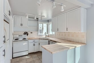 1726 NE 146th St in Shoreline, WA - Building Photo - Building Photo