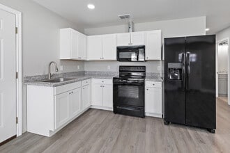 216 W Starr Ave in Nacogdoches, TX - Building Photo - Building Photo