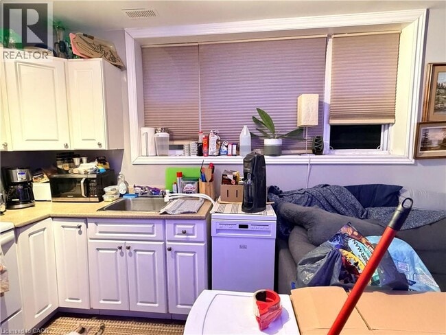 318 Dolph St S in Cambridge, ON - Building Photo - Building Photo