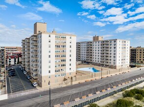 Long Beach Terrace in Long Beach, NY - Building Photo - Building Photo