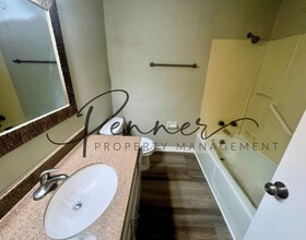 11426 E 71 St in Raytown, MO - Building Photo - Building Photo