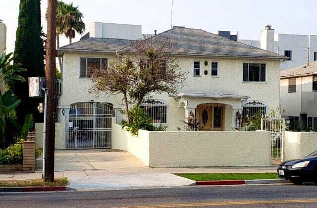 4916 Franklin Ave in Los Angeles, CA - Building Photo