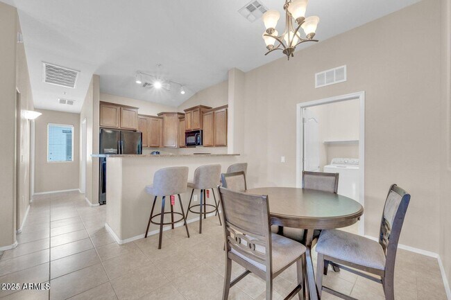 2727 N Price Rd in Chandler, AZ - Building Photo - Building Photo