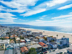 66 11th St in Hermosa Beach, CA - Building Photo - Building Photo