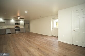 22271 Goldenrod Dr in California, MD - Building Photo - Building Photo