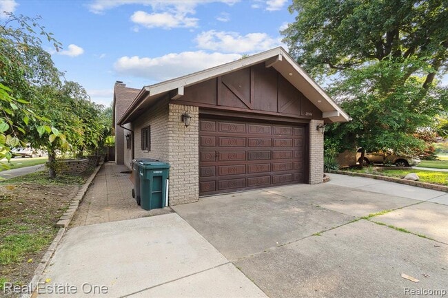 23944 Fordson Dr in Dearborn, MI - Building Photo - Building Photo