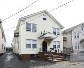 420 Erico Ave in Elizabeth, NJ - Building Photo - Building Photo