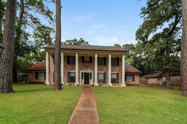 property at 8010 Oak Moss Dr