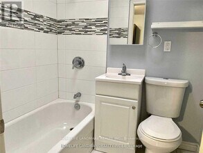 323 Danforth Ave in Toronto, ON - Building Photo - Building Photo