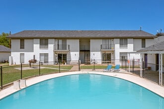 Stephenville 5 in Stephenville, TX - Foto de edificio - Building Photo