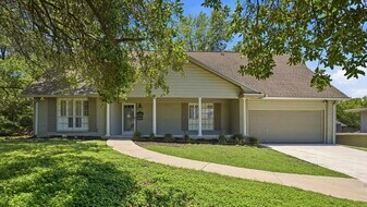 3206 Albin Dr in San Antonio, TX - Building Photo