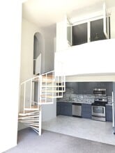 1440 Veteran Ave, Unit 319 in Los Angeles, CA - Building Photo - Building Photo